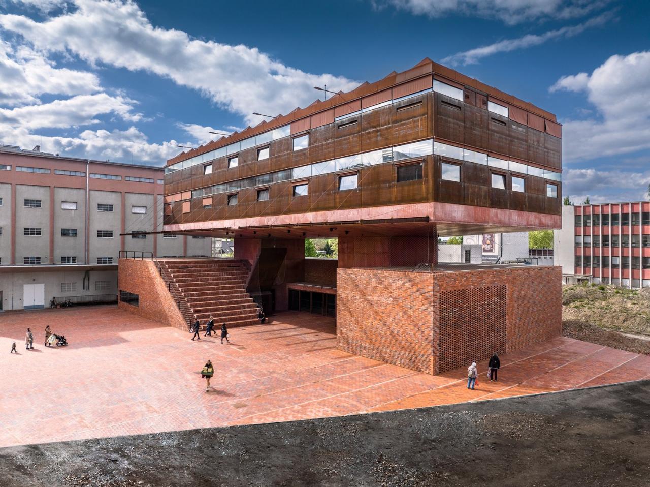 BIM建筑|帕尔杜比采 GAMPA、Sféra 建筑群与自动化工厂公共空间 / Šépka architekti BIM建筑|帕尔杜比采 GAMPA、Sféra 建筑群与自动化工厂公共空间 / Šépka architekti