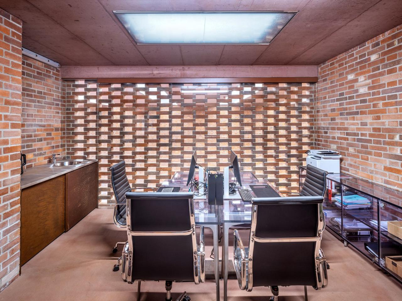 BIM建筑|帕尔杜比采 GAMPA、Sféra 建筑群与自动化工厂公共空间 / Šépka architekti BIM建筑|帕尔杜比采 GAMPA、Sféra 建筑群与自动化工厂公共空间 / Šépka architekti