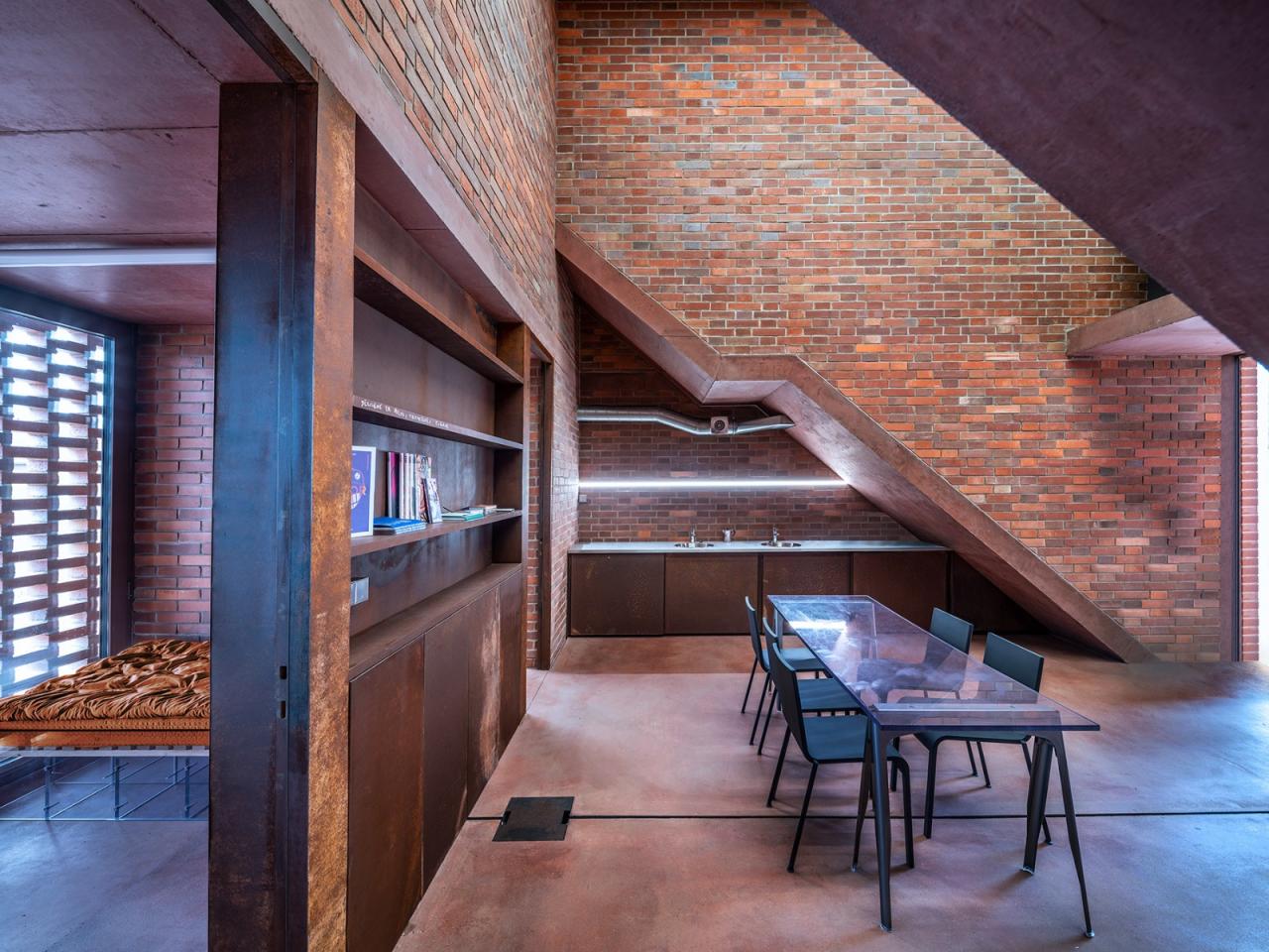 BIM建筑|帕尔杜比采 GAMPA、Sféra 建筑群与自动化工厂公共空间 / Šépka architekti BIM建筑|帕尔杜比采 GAMPA、Sféra 建筑群与自动化工厂公共空间 / Šépka architekti
