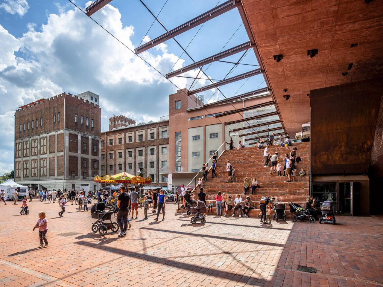 BIM建筑|帕尔杜比采 GAMPA、Sféra 建筑群与自动化工厂公共空间 / Šépka architekti BIM建筑|帕尔杜比采 GAMPA、Sféra 建筑群与自动化工厂公共空间 / Šépka architekti