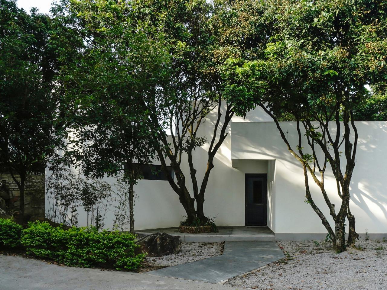 BIM建筑|龙眼树下的院子 / 在场建筑 BIM建筑|龙眼树下的院子 / 在场建筑