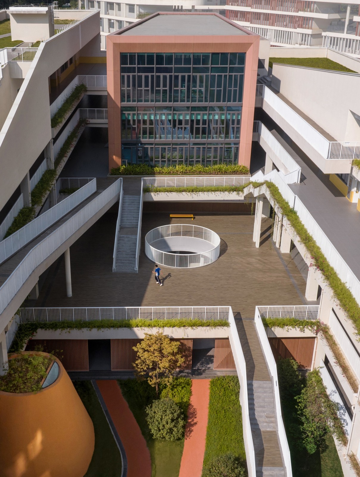 BIM建筑|深圳市龙华区清泉外国语学校初中部 / 一境建筑设计 BIM建筑|深圳市龙华区清泉外国语学校初中部 / 一境建筑设计