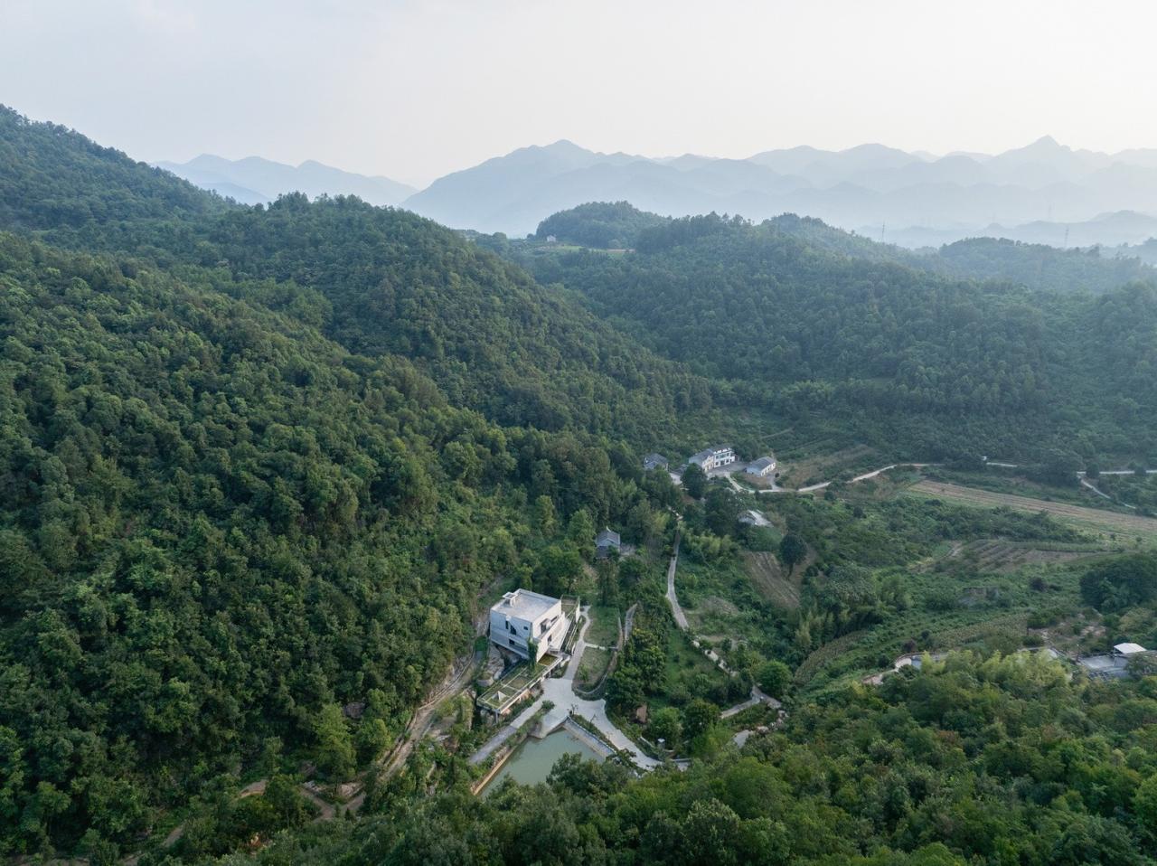 BIM建筑|石羊山壹号住宅 / 小写建筑事务所 BIM建筑|石羊山壹号住宅 / 小写建筑事务所